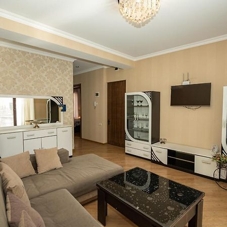 Brand New Apartment With Terrace Tbiliszi Kültér fotó