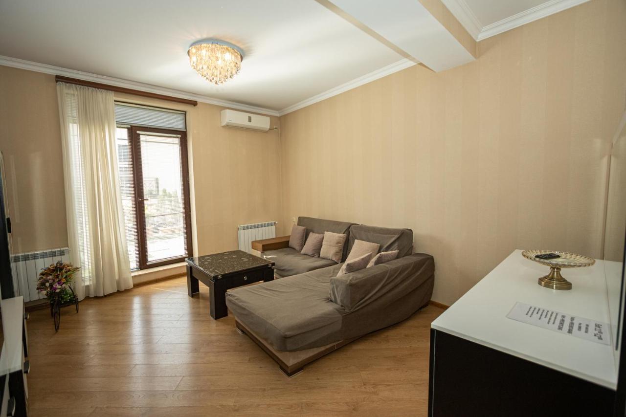 Brand New Apartment With Terrace Tbiliszi Kültér fotó